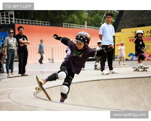 武汉滑板队的蜕变与挑战:极限运动会背后的故事与未来展望 武汉滑板队的蜕变与挑战:极限运动会背后的故事与未来展望