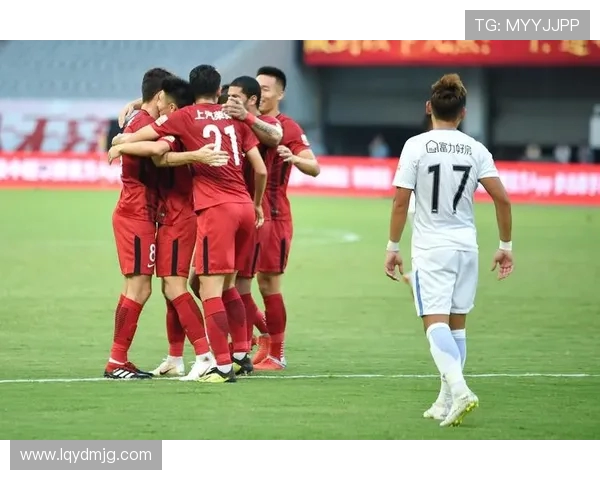 富力与上港激战正酣直播精彩瞬间不容错过