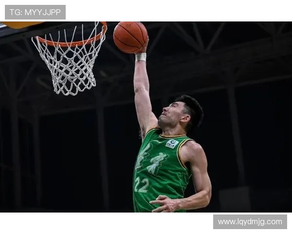 李晓旭:从篮球新星到职业生涯的辉煌转折与成长历程探讨