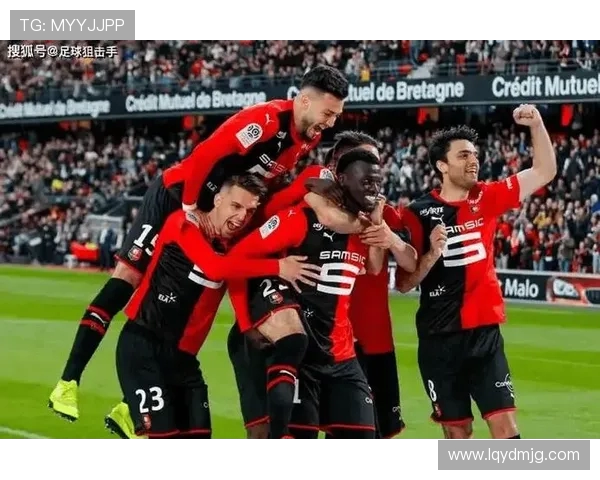 波尔多主场迎战里昂争夺法甲关键三分的激烈对决